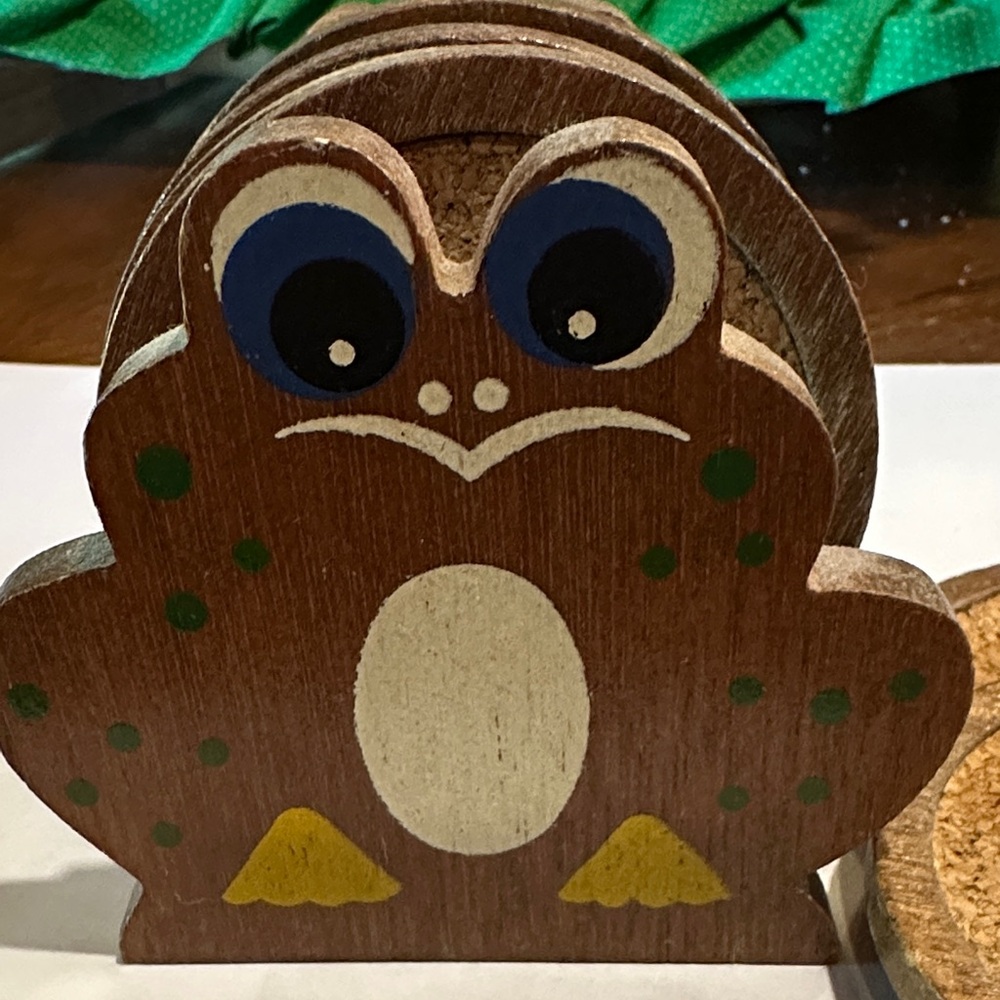 Vintage Frog Shaped Wooden Coaster Set